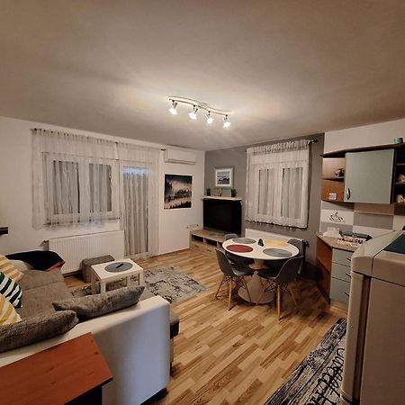 Apartman Trio Maksimir Zagreb Buitenkant foto
